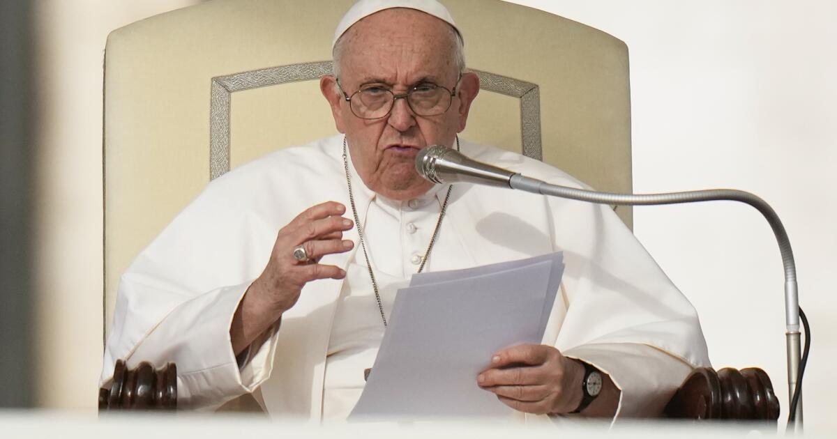 Papa Francisco autoriza bendiciones para parejas del mismo sexo – Los Angeles Times