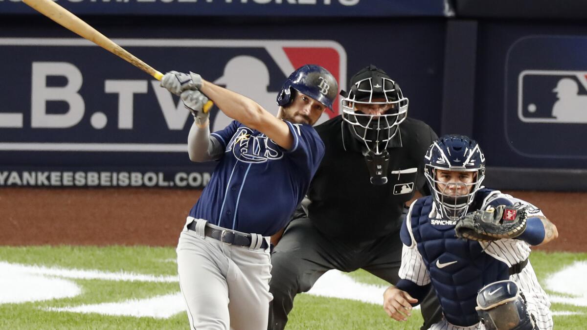 New York Yankees hit five home runs to beat Rangers, 10-1, Tuesday