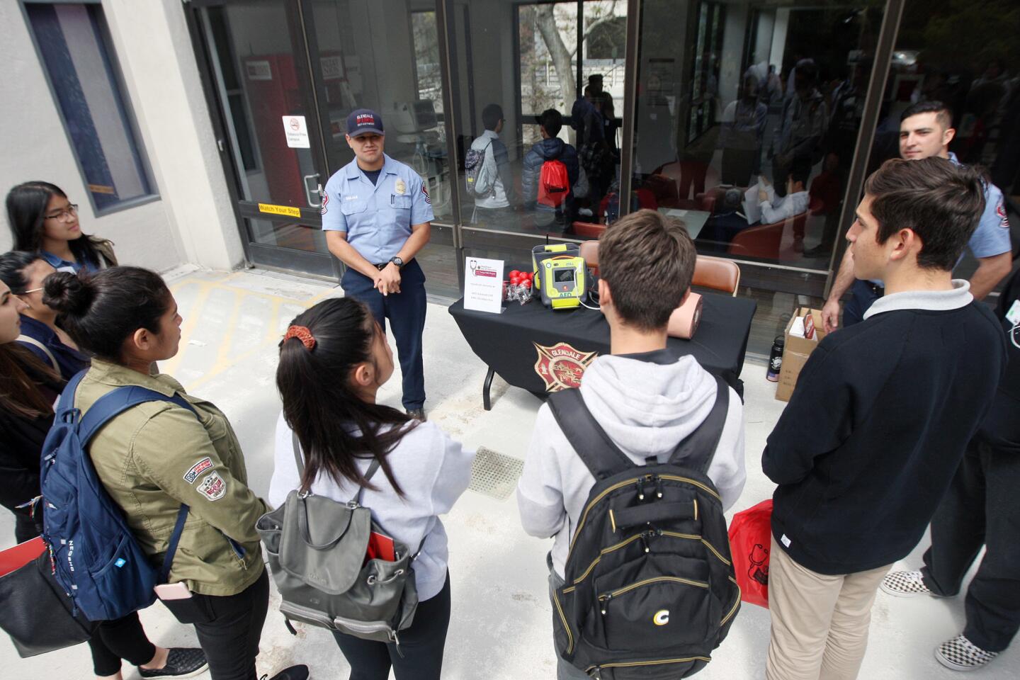 Photo Gallery: USC Verdugo Hills Hospital's Day of Discovery job shadow opportunity for local high school students