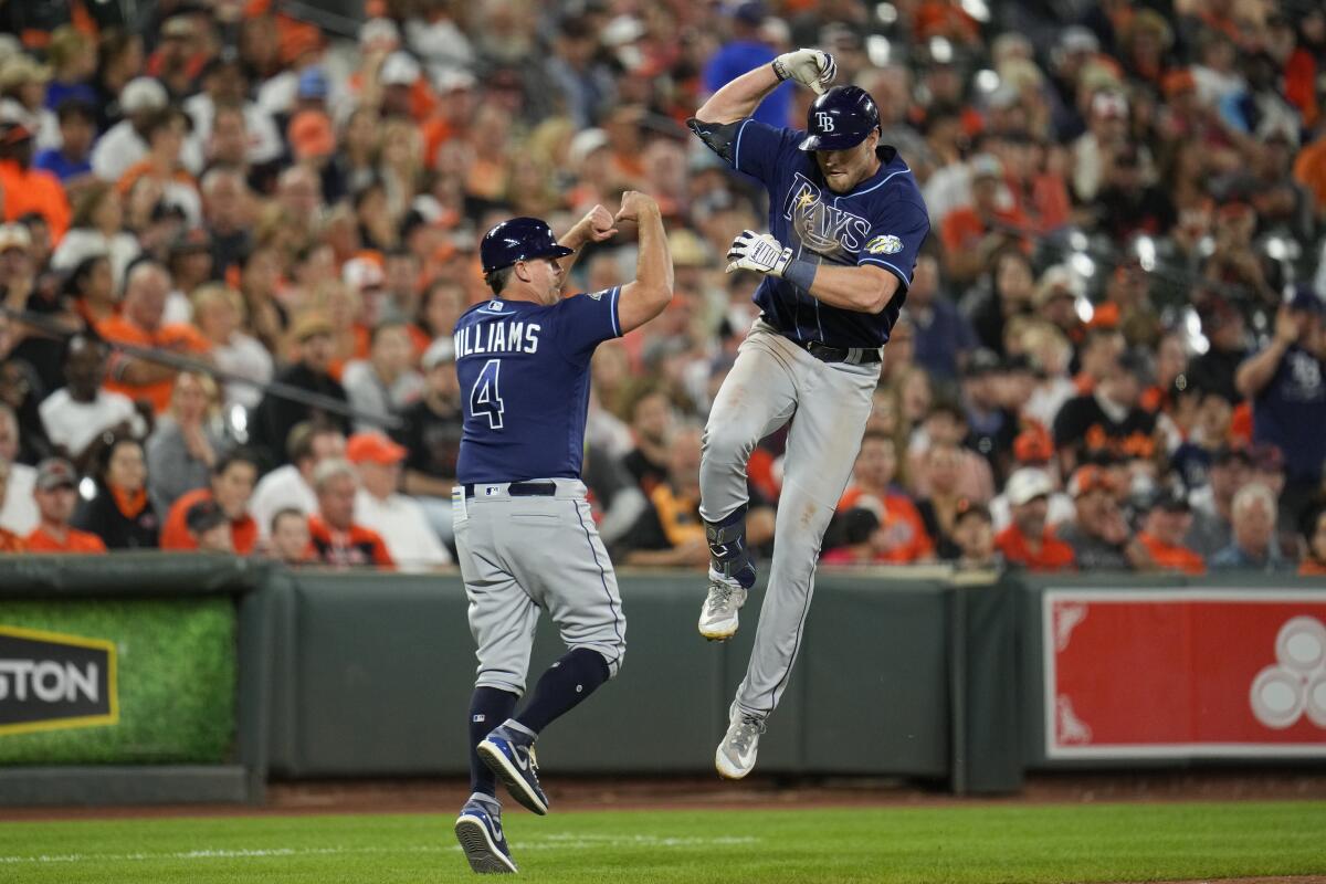 8 straight! Cincinnati Reds sweep defending champs, head home on a