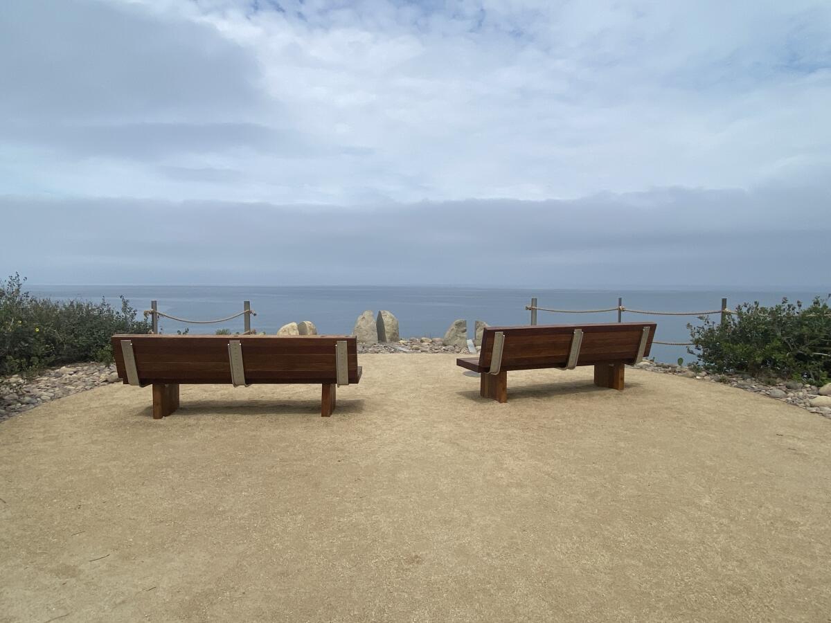 Two benches are placed at the body donation memorial site. 