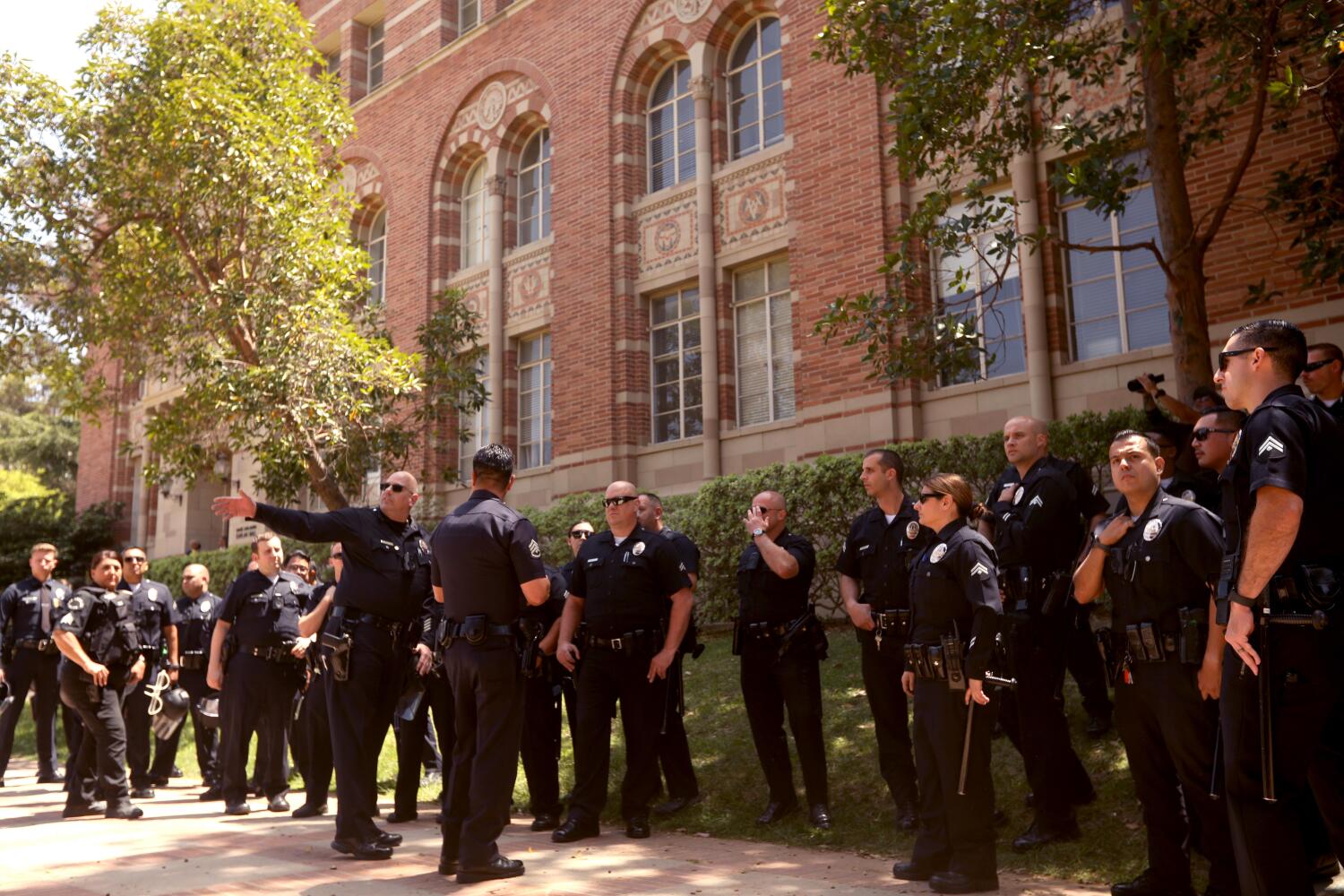 Image for display with article titled UCLA Sought Extra Police but Then Canceled Requests in Days Before Mob Attacked Camp
