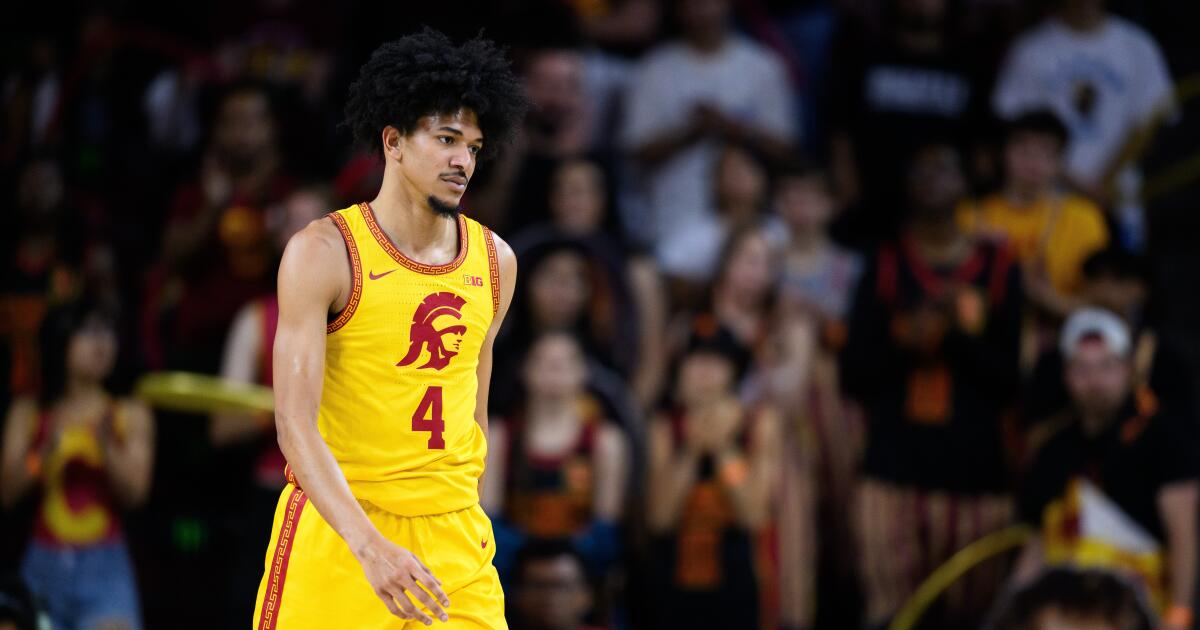 O artilheiro do basquete masculino da USC, Chad Baker-Mazara, foi demitido