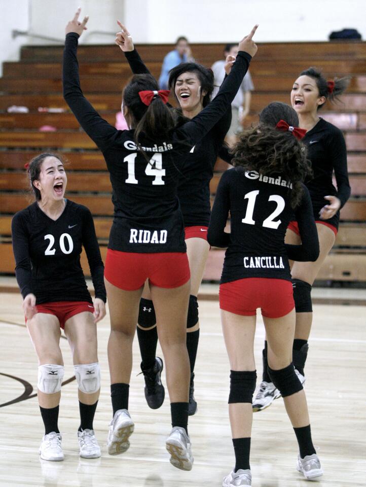 Photo Gallery: Glendale HS Girls Volleyball vs. Crescenta Valley HS