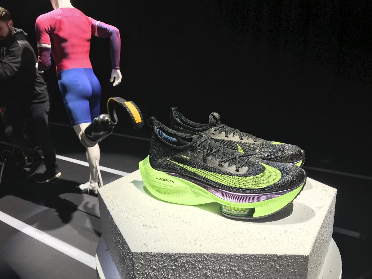 Yeshaneh bate récord de maratón con zapatillas Nike - San Union-Tribune en
