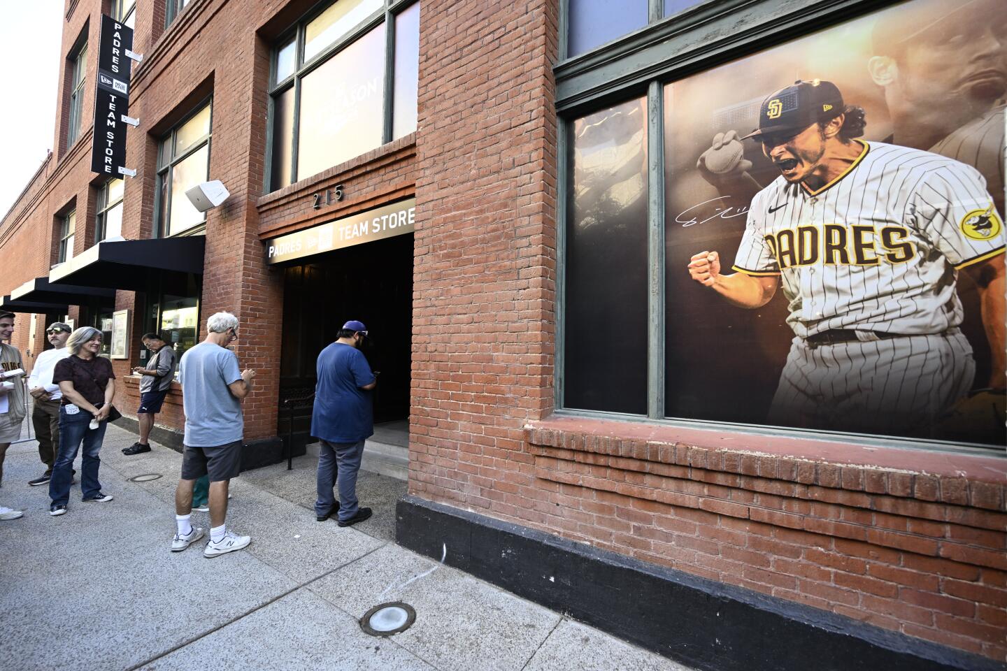 NLCS gear flying off the shelves at Padres Team Store