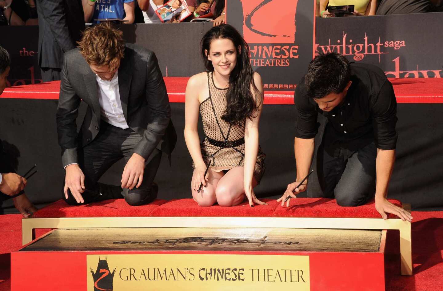 'Twilight' stars leave imprints outside Grauman's Theatre