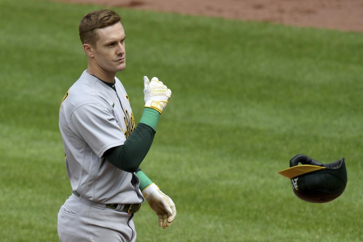 Reds rookie Hunter Green takes no-hitter into 8th vs Pirates