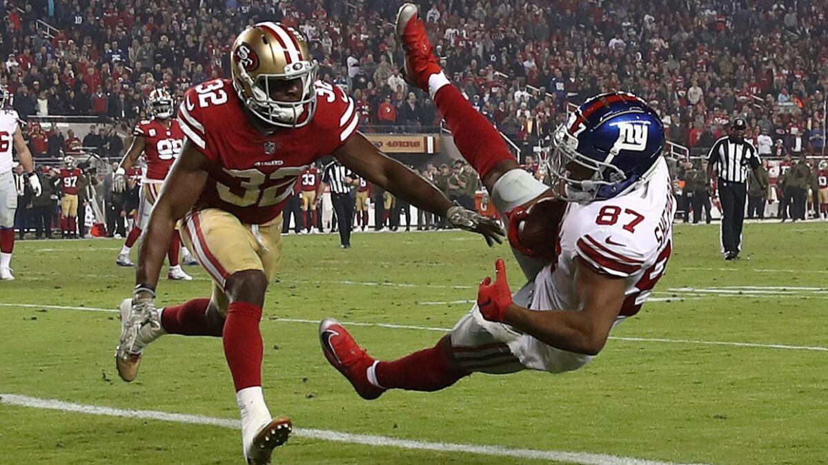 Sterling Shepard (87) of the New York Giants catches a three-yard touchdown against the San Francisco 49ers.