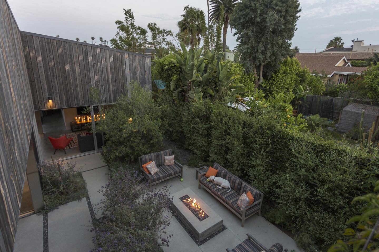 His-and-hers duplex in Venice