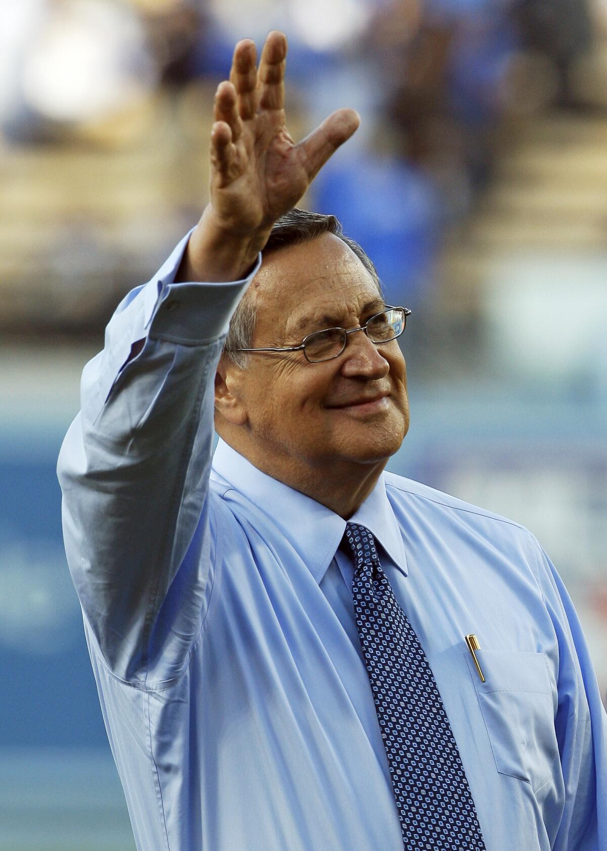 Jaime Jarrin, Los Angeles Dodgers Hall of Fame Spanish-language broadcaster, is hon 