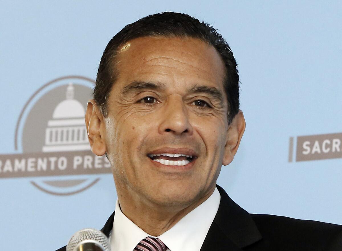 Former Los Angeles Mayor Antonio Villaraigosa speaks before the Sacramento Press Club in April 2013. On Aug. 17, Villaraigosa hosted a reception at his Hollywood Hills home to raise money for Hillary Rodham Clinton -- one of the latests signs of an intent to run for California governor.