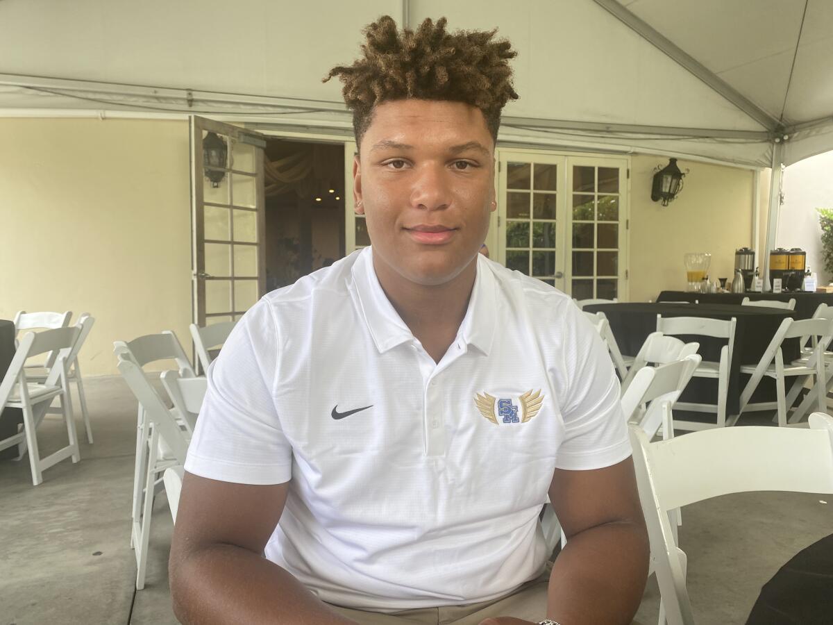 Hero Kanu of Santa Margarita is a 6-foot-5, 290-pound senior defensive lineman via Germany.