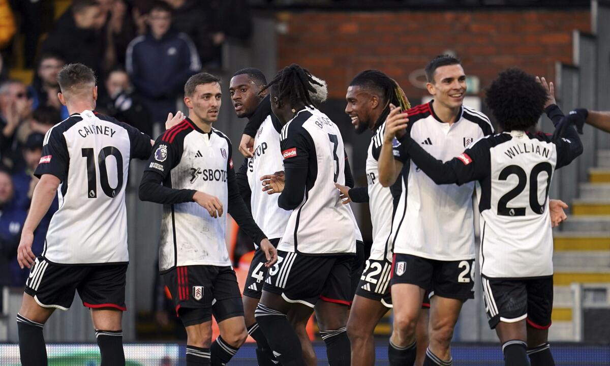 Fulham wins 5-0 in Premier League for 2nd time in 4 days after thrashing  West Ham - The San Diego Union-Tribune