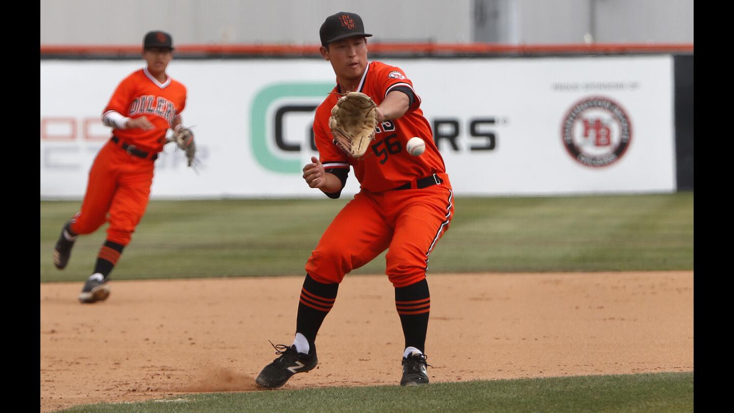 Photo Gallery: Huntington Beach vs. Los Alamitos in baseball