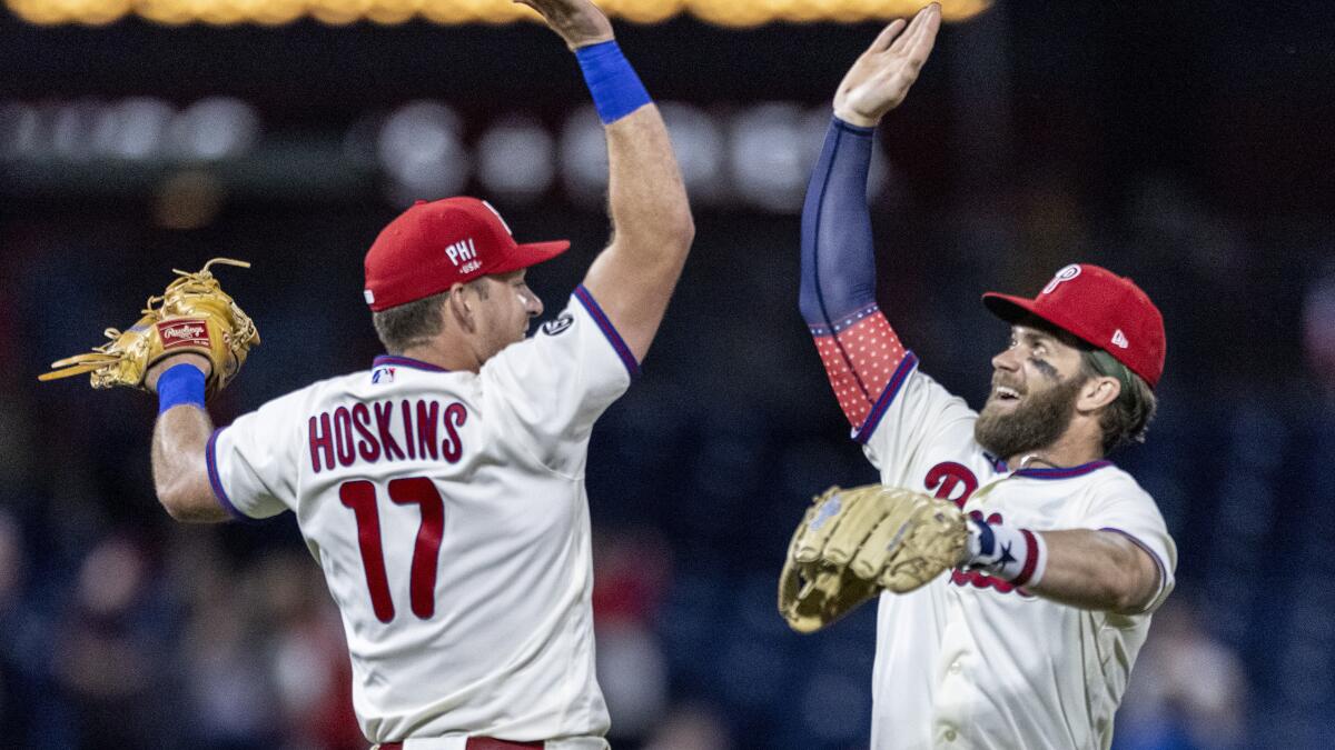 Rhys Hoskins explains gesture to bullpen on home run trot