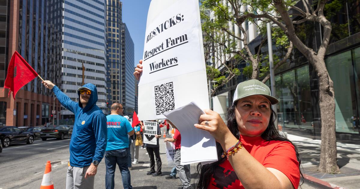 Resnicks’ wonderful shutter farm UFW tries to join forces Resnicks’ wonderful shutter farm UFW tries to join forces