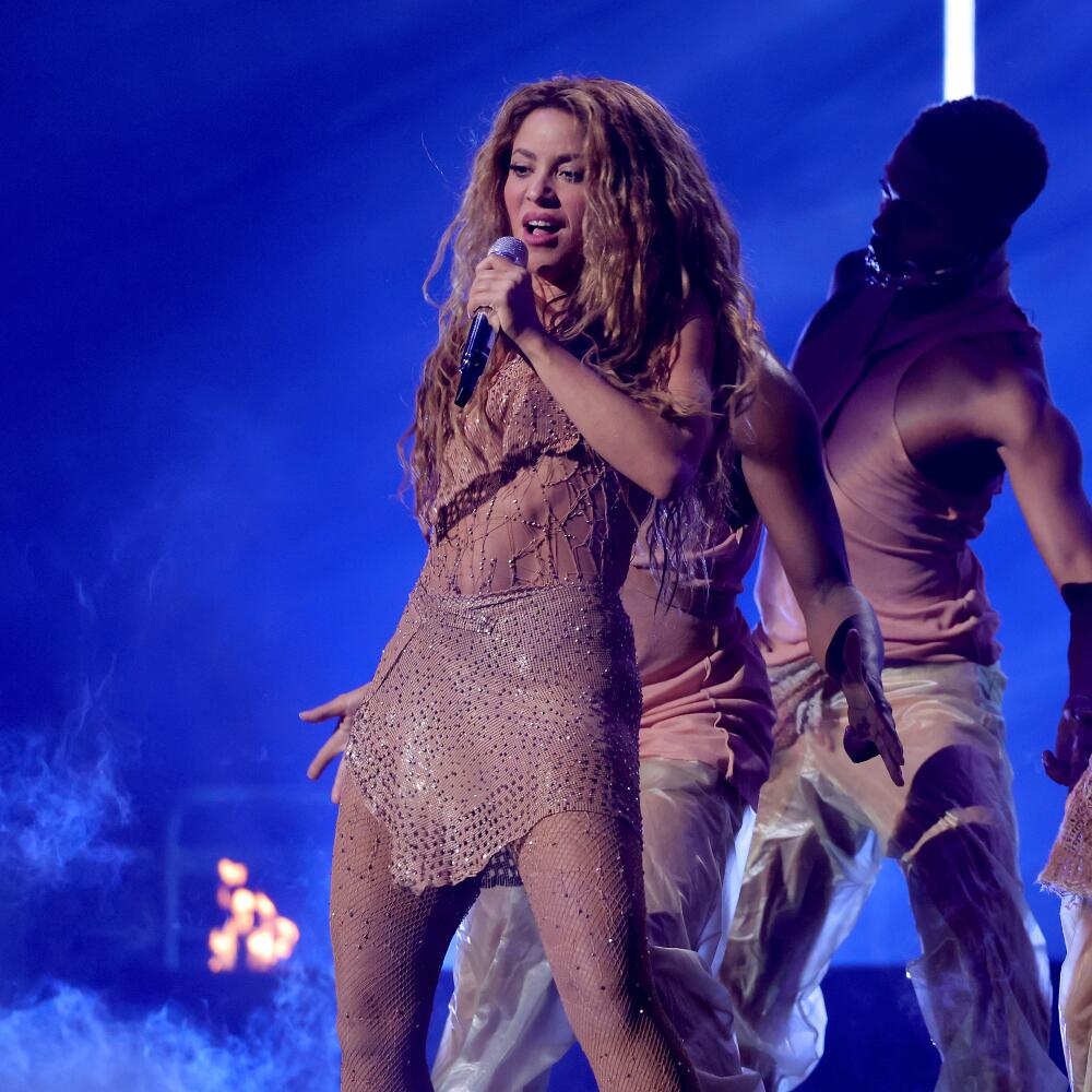 Shakira performs at the MTV Video Music Awards 