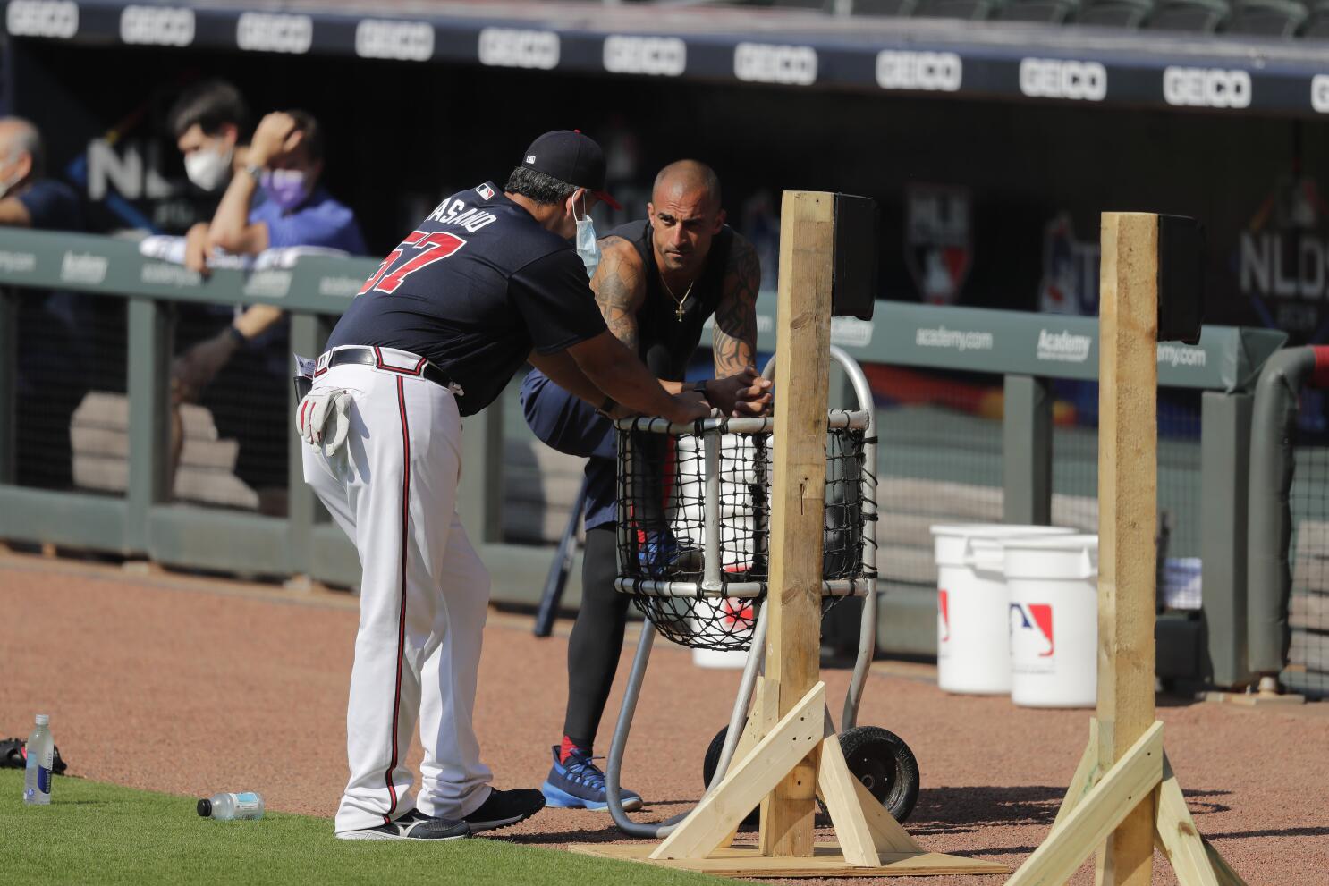 Braves 'ultimate pro' OF Nick Markakis opts out of season –