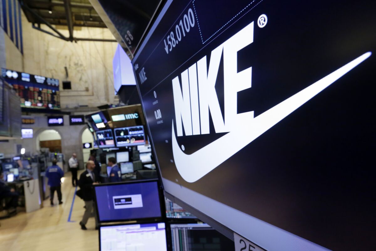 estar Alcanzar Chispa  chispear Nike registra pérdida tras cierre de tiendas por pandemia - San Diego  Union-Tribune en Español