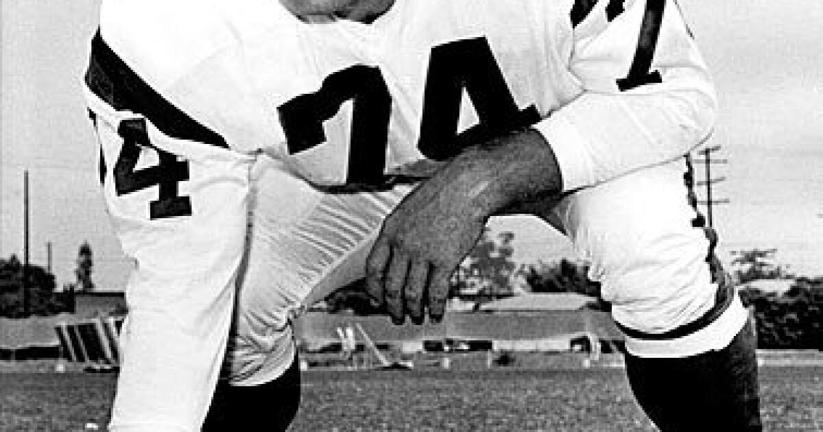 Pro Football Hall of Famer Merlin Olsen dies at 69 - The San Diego  Union-Tribune