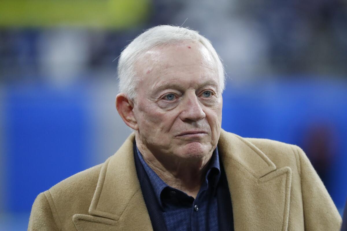 Jerry Jones suggests wiggle room over Cowboys' anthem policy - The San  Diego Union-Tribune