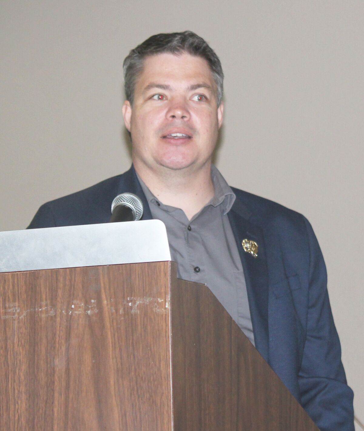 San Diego Police Officers Association President Sgt. Jared Wilson talking during the June 15 PB Town Council meeting.