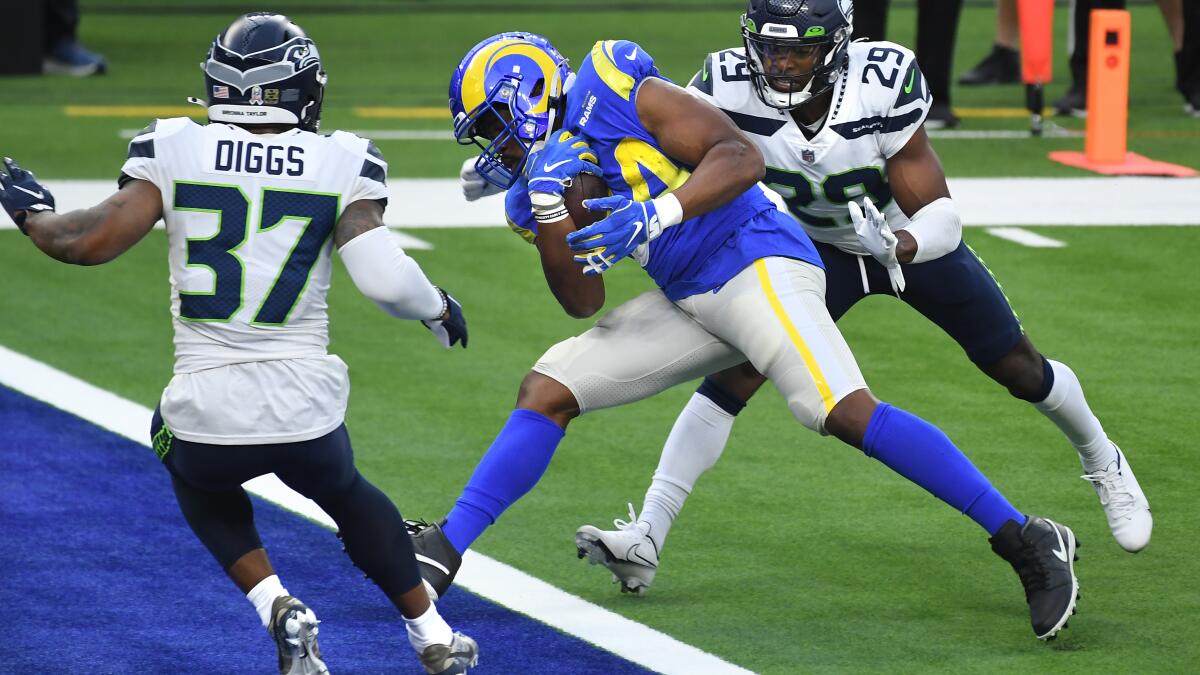 Seahawks hold off Los Angeles Rams for 16-10 win