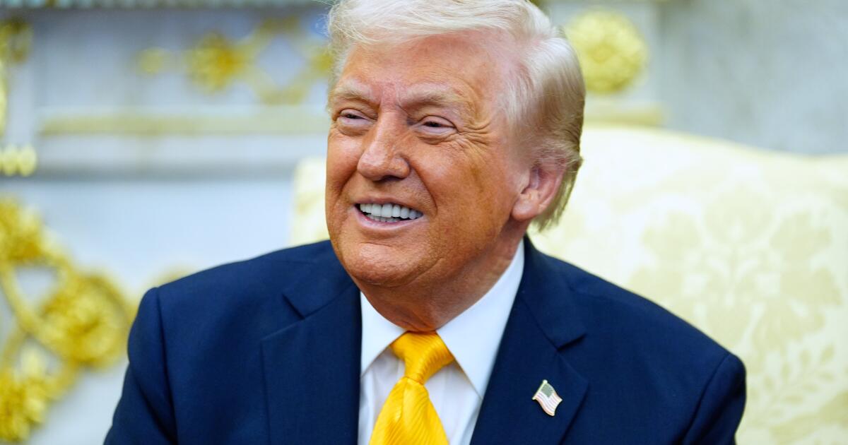 Casa da Moeda dos EUA pode iniciar a produção da moeda de ouro comemorativa de Trump depois que a Comissão de Arte aprovar o design