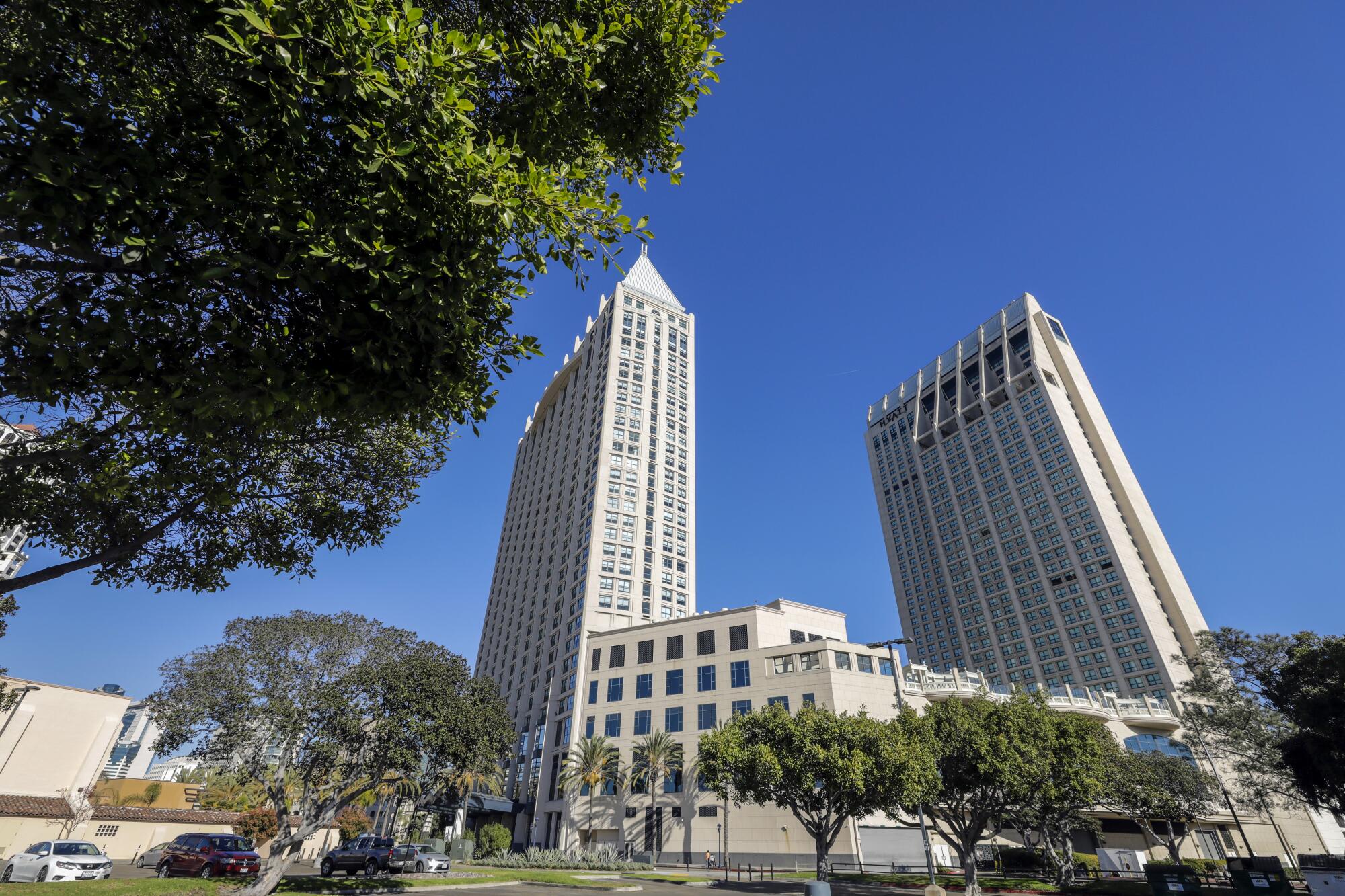 The Manchester Grand Hyatt boasts the tallest waterfront building on the West Coast.