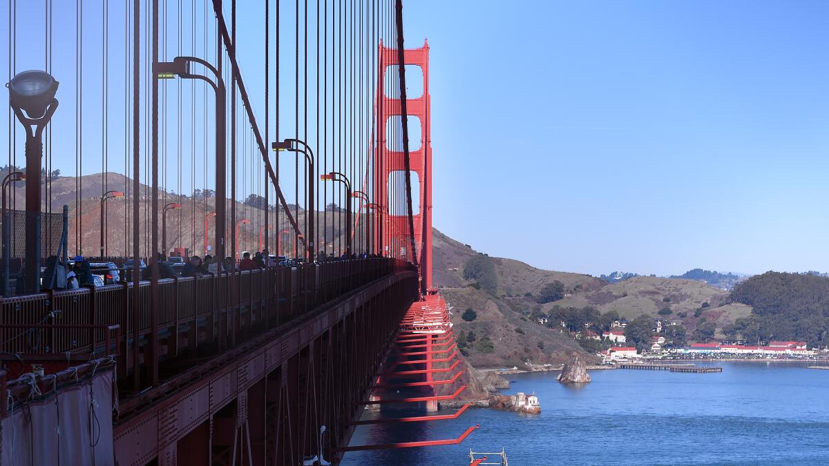 Golden Gate Bridge 'suicide net' could cost $400 million - Los Angeles Times