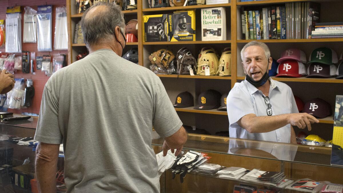 Yankees Clubhouse Shop - Sporting Goods Retail in Theater District