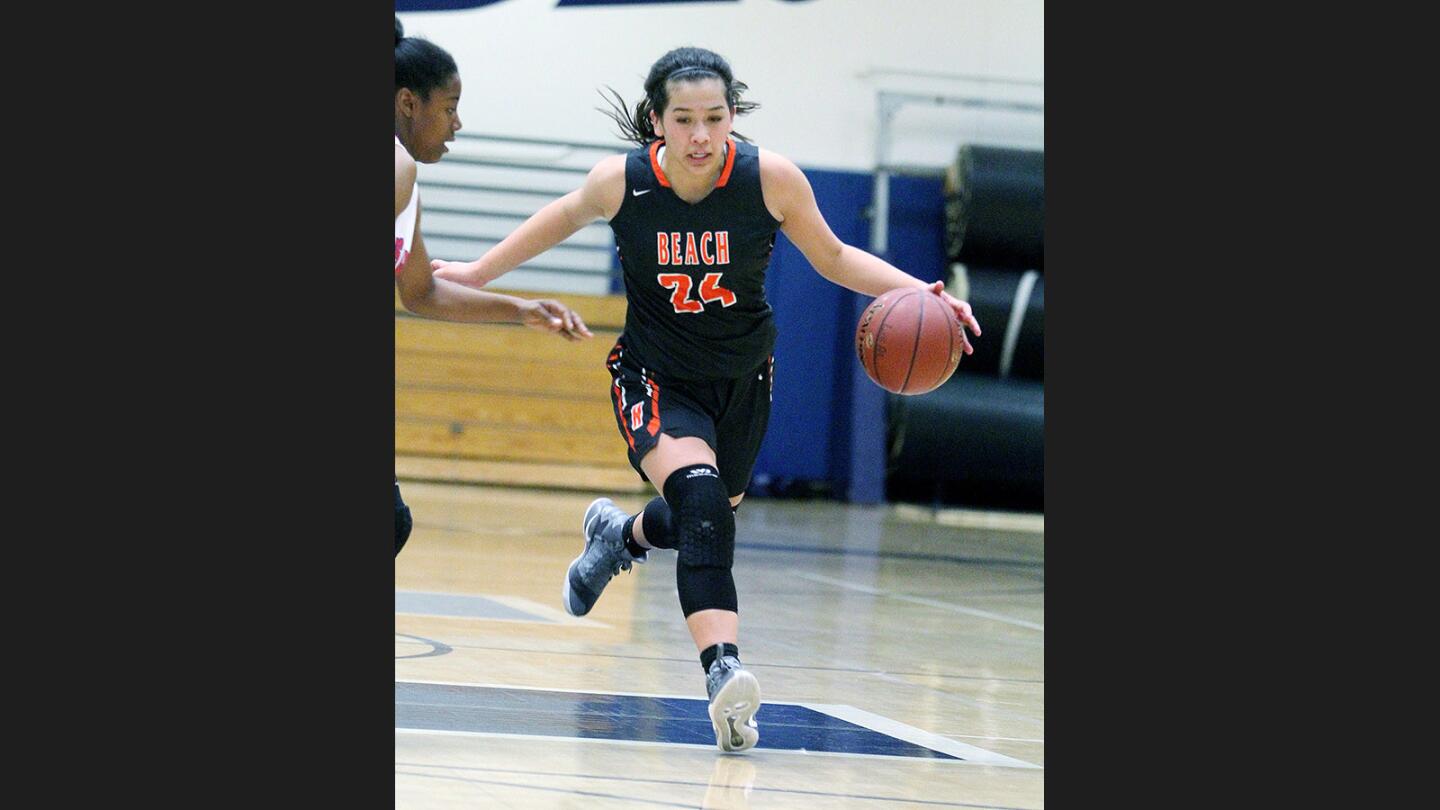 Photo Gallery: Huntington Beach vs. Los Alamitos in 23rd annual South Coast Classic Basketball Tournament