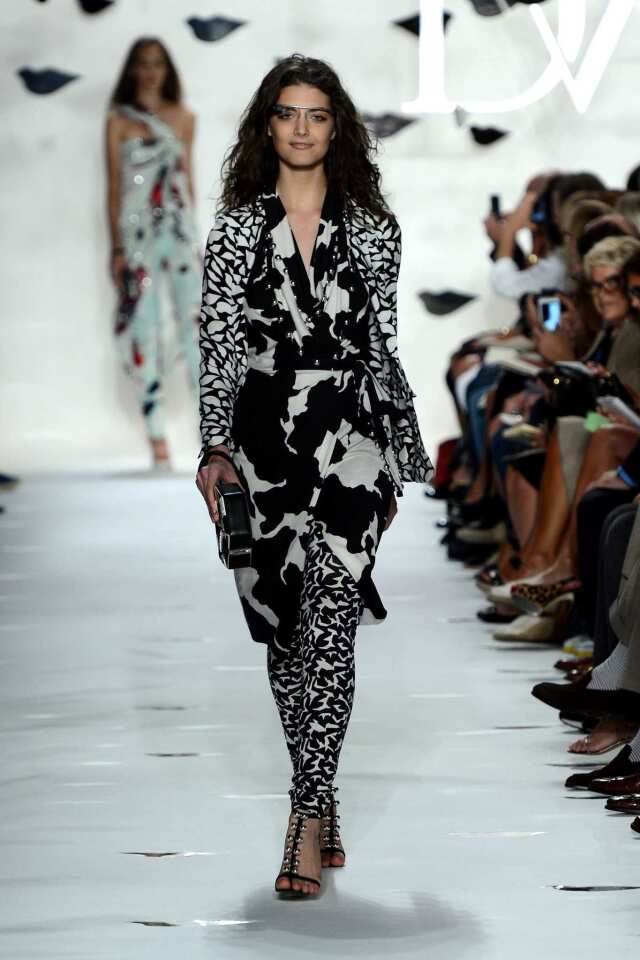 New York Fashion Week spring - summer 2013: Marchesa - Los Angeles Times