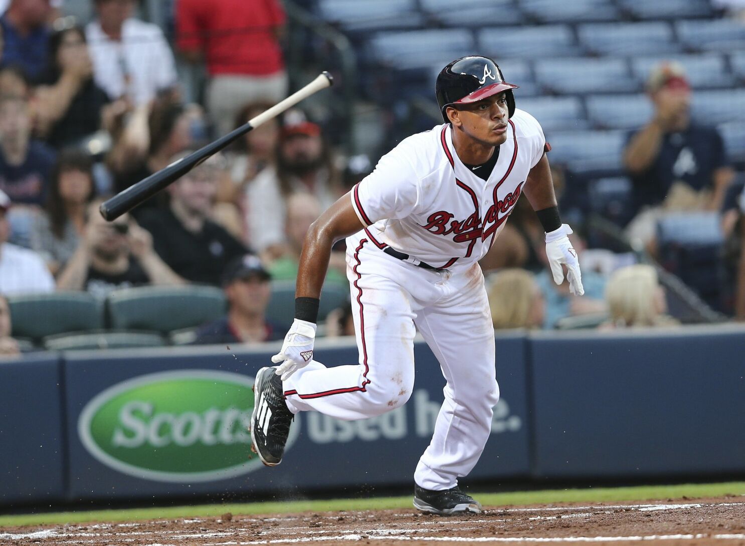 Padres reportedly trade Matt Kemp to Braves for Hector Olivera