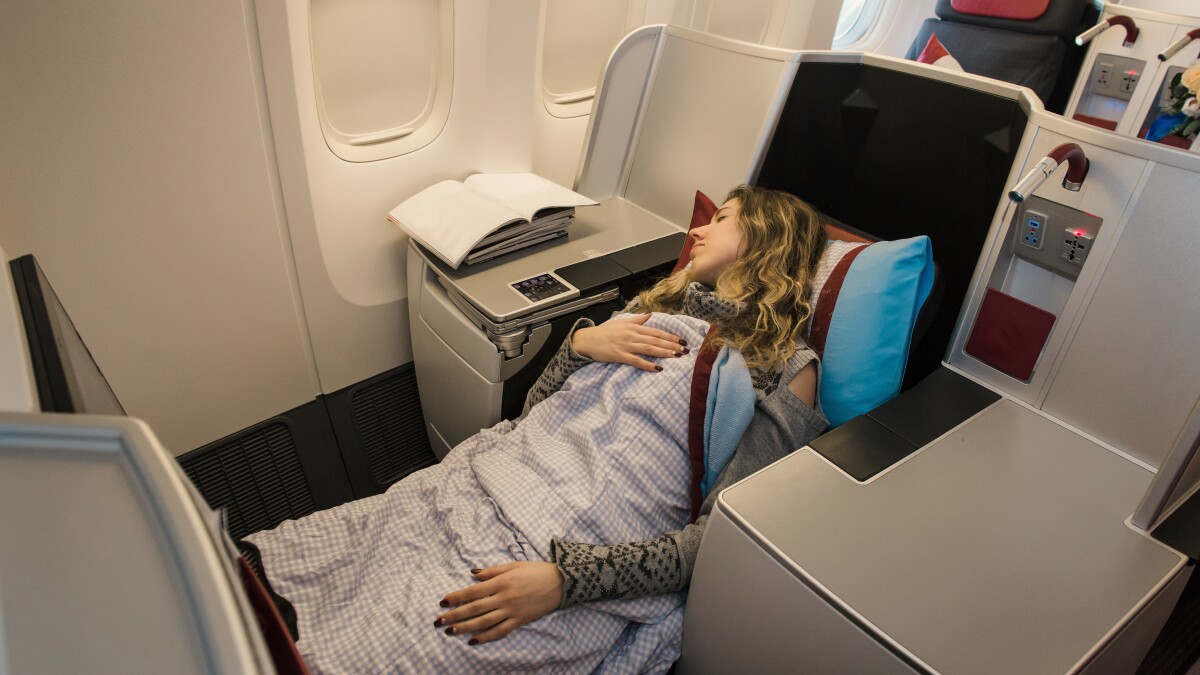 You Can Snuggle Down In A Business Or First Class Seat Without Paying A Fortune Los Angeles Times - roblox delta airlines