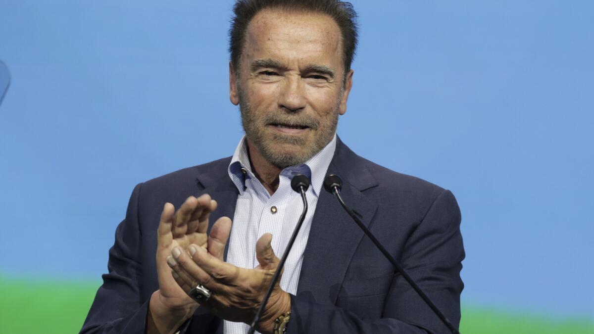 Arnold Schwarzenegger y los reptilianos? ¡Nooo! Hablaba de su