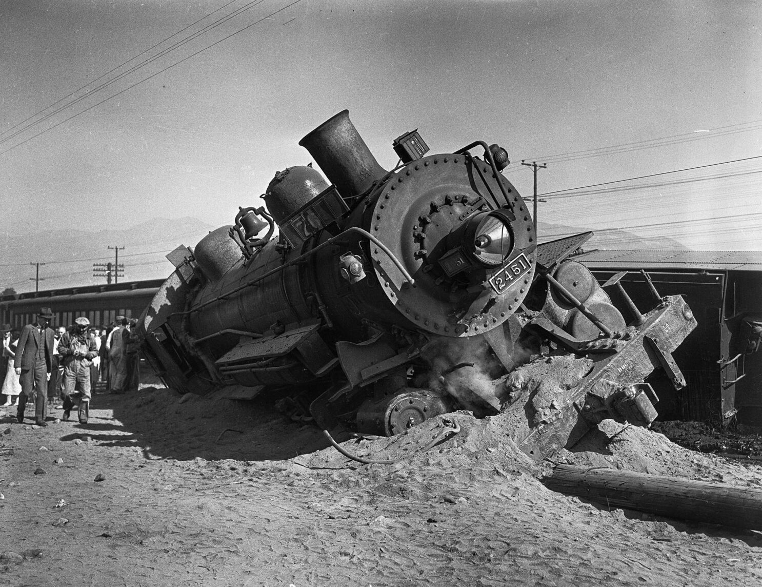 From the Archives: 1935 train wreck in Glendale hurts dozen - Los Angeles  Times