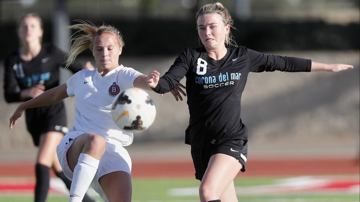 Corona del Mar High's Megan Chelf (8), seen here on Jan. 25, 2018, scored the Sea Kings' goal in a 2-1 loss at Temecula Valley on Tuesday.
