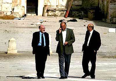 Palestinian negotiators arrive.