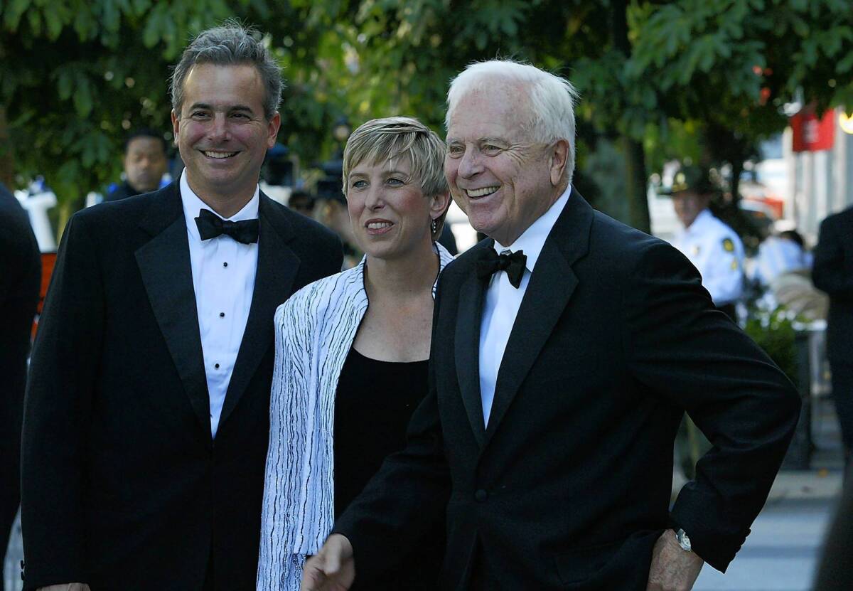 Wendy Greuel, center, shown in 2005, on Wednesday received the endorsement of former L.A. Mayor Richard Riordan, right, for her own mayoral bid. Greuel said she has asked Riordan to serve on her staff to help connect the business community with organized labor.