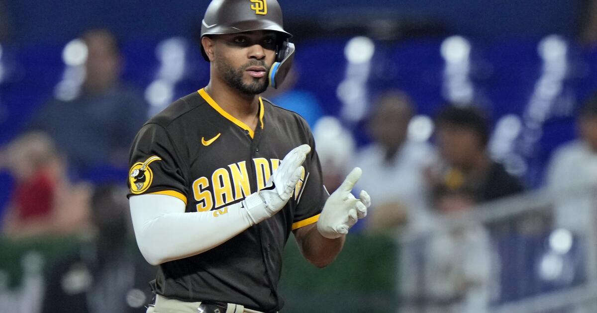 Padres rally past Marlins with five in ninth