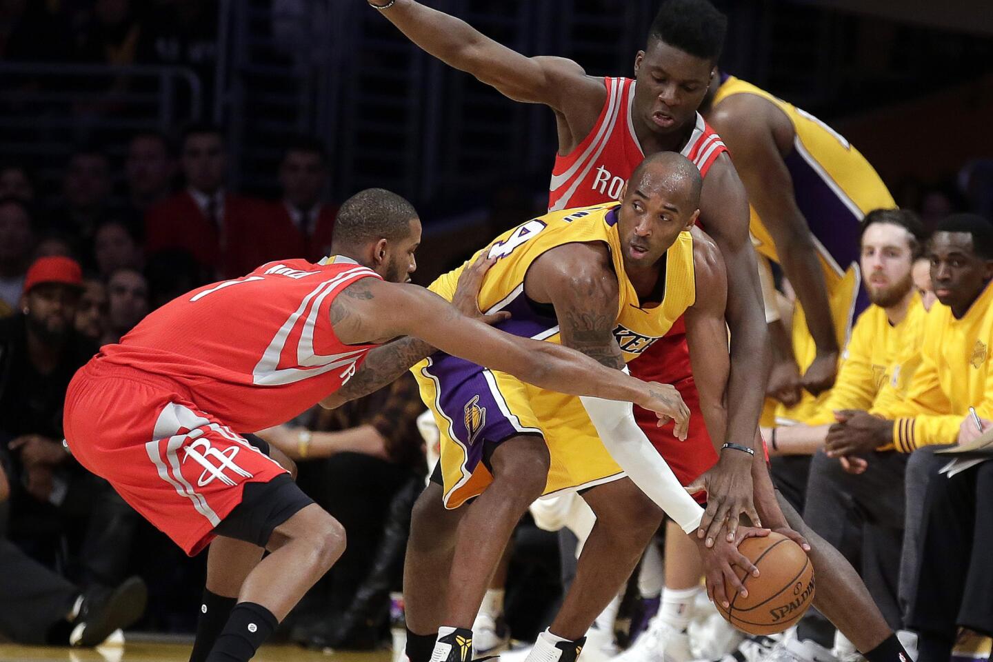 Lakers sluggish, Kobe Bryant sharp in 126-97 loss to Rockets