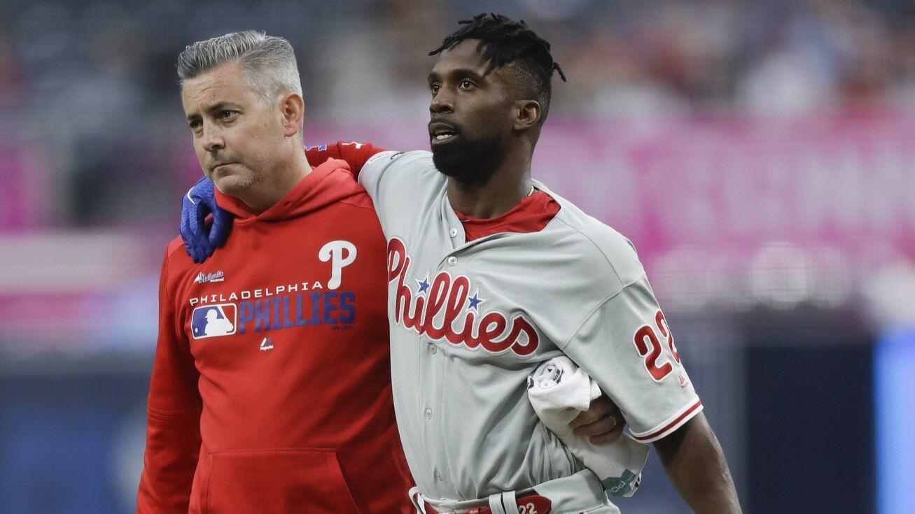 Phillies OF Andrew McCutchen injures knee in rundown, will undergo