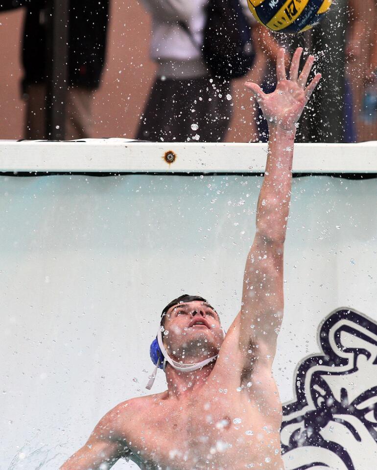 Photo Gallery: Pacific League prelim boys water polo Crescenta Valley v. Pasadena