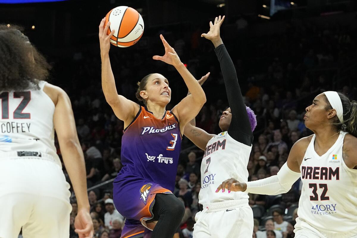 Diana Taurasi becomes first player in WNBA history with 10,000 points - Los  Angeles Times