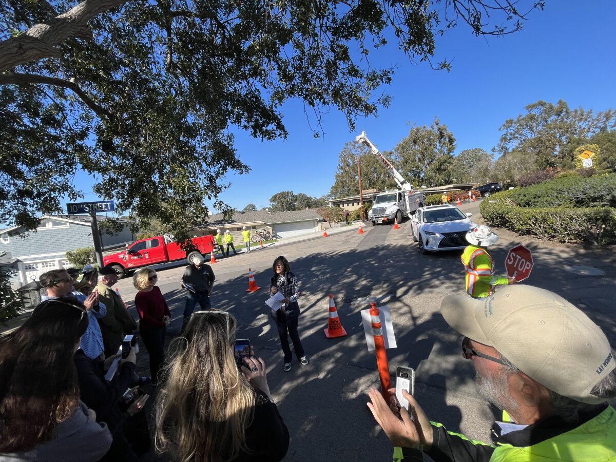 Del Mar Mayor Tracy Martinez spoke before the pole removal.
