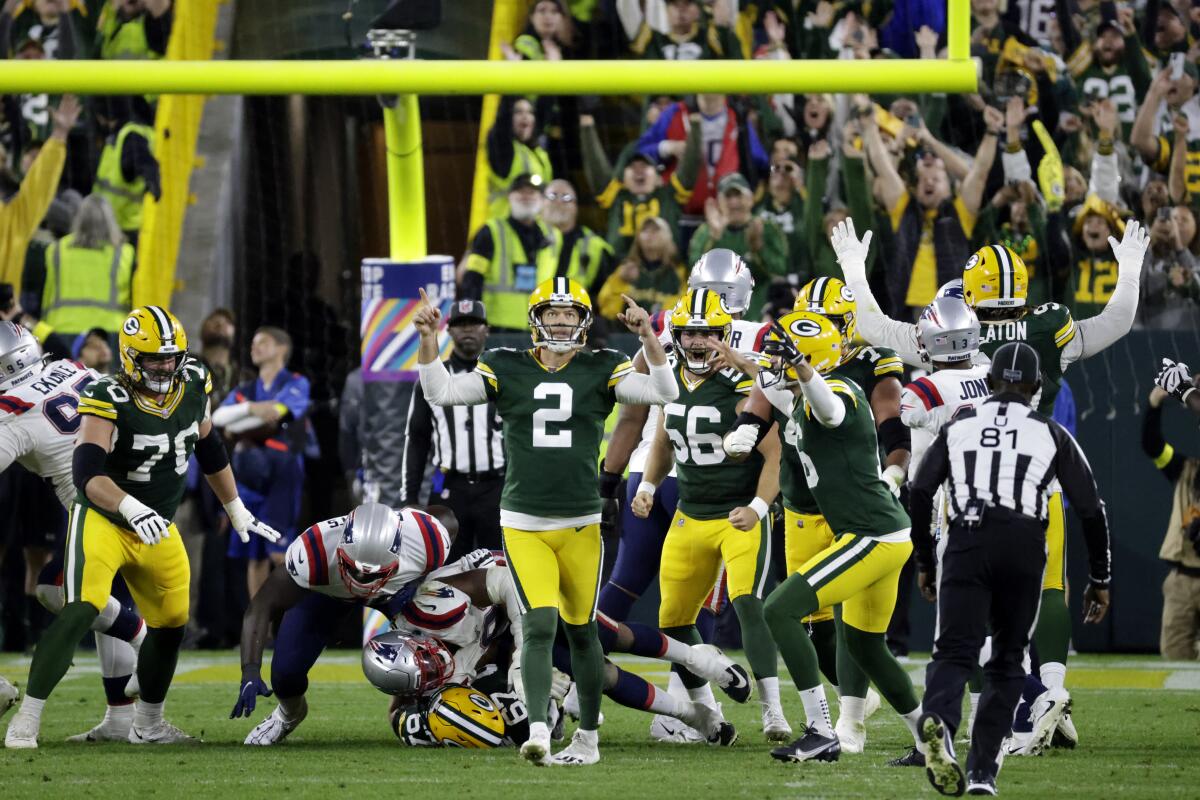 Rodgers, Crosby's OT FG lead Packers past Pats, Zappe 27-24 - The San Diego  Union-Tribune