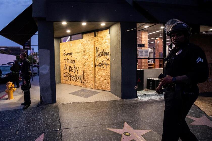 Hollywood amaneció tomada por la Guardia Nacional en el tercer día de toque de queda.