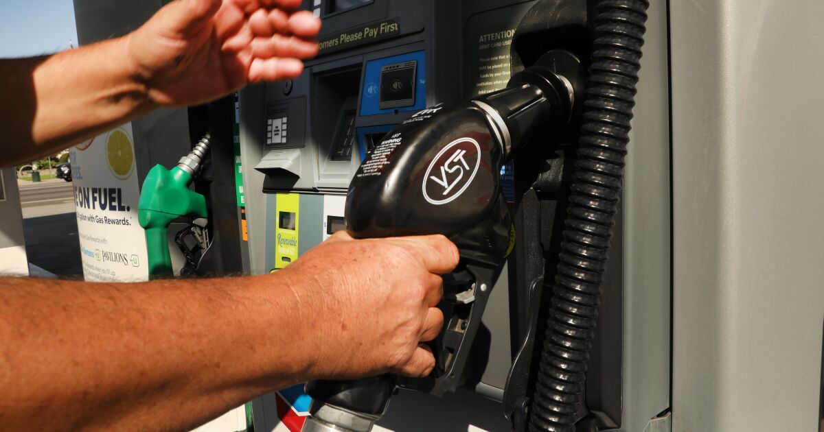 Le prix moyen de l’essence dans le comté de Los Angeles atteint 5,84 $ le gallon